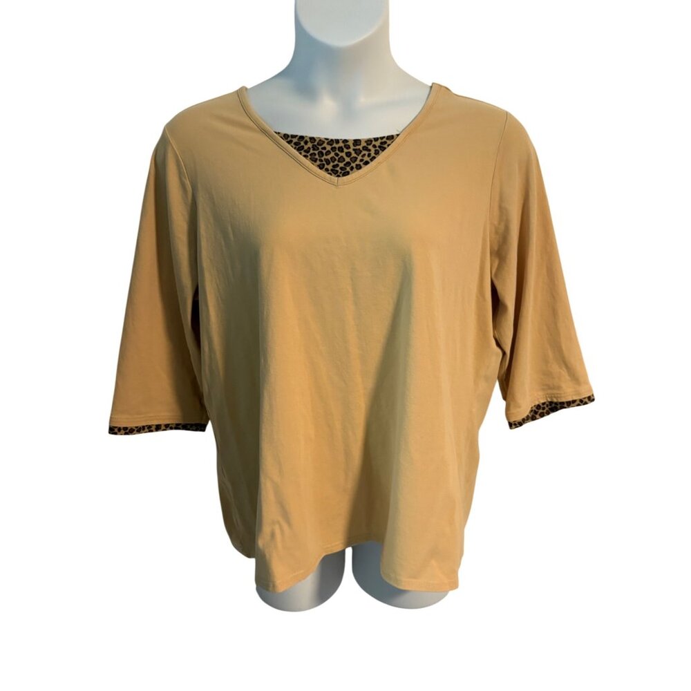 D&Co Size 1X Beige V Neck Top Leopard Animal Print Trim 3/4 Sleeves Stretch